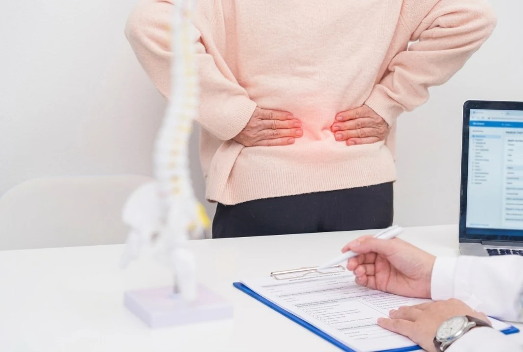 Pain management doctor providing personalized pain treatment at Umbrella Health NYC · 32 West 14th Street, New York, NY 10011 Pain management doctor providing personalized pain treatment at Umbrella Health NYC